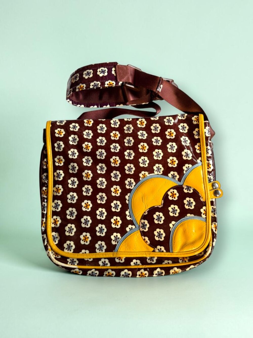 (NEW WITHOUT TAGS) Vera Bradley Cross Body FRILL Messenger Bag